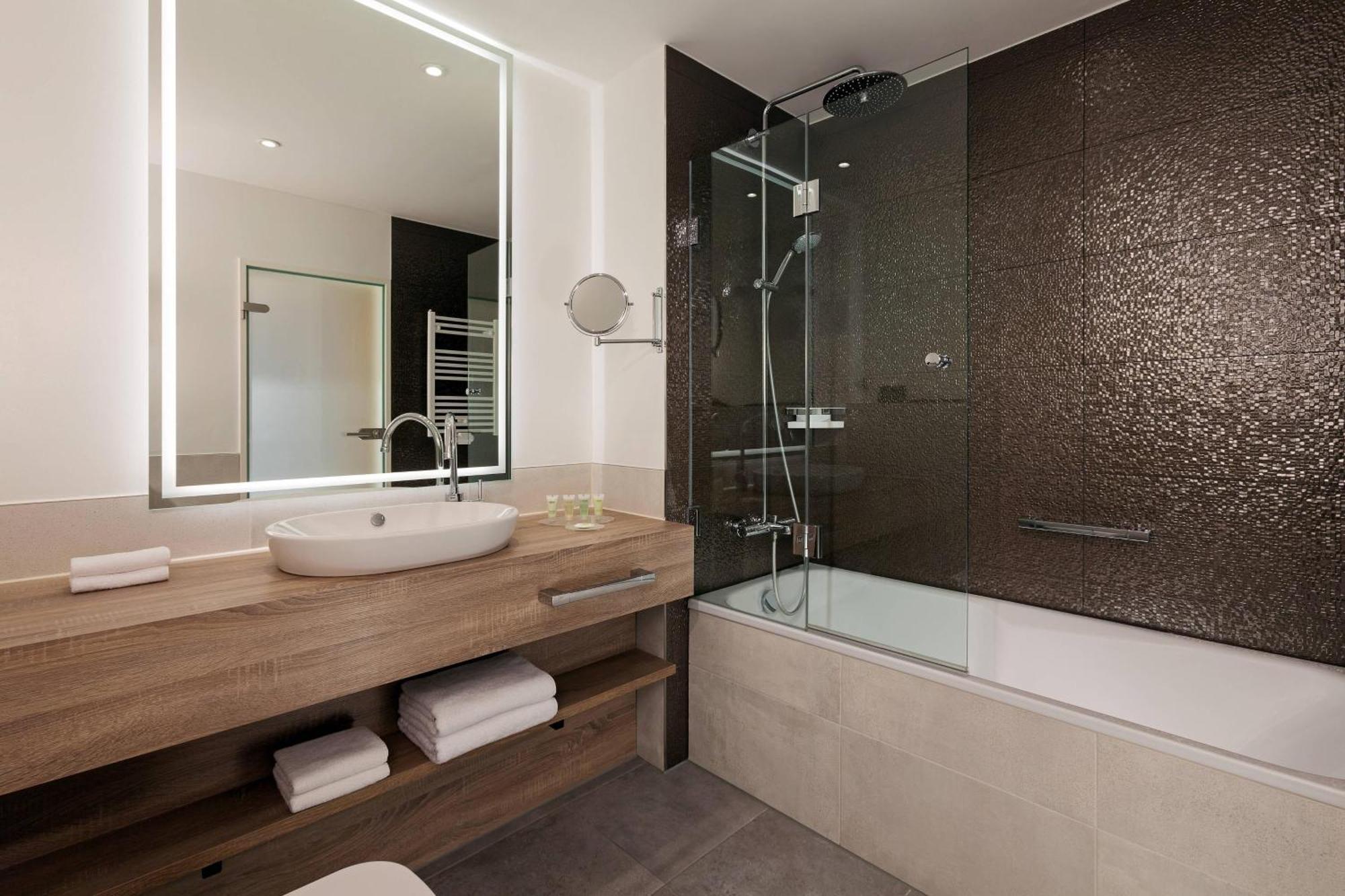 Hotel Courtyard By Marriott Hamburg Airport Exterior foto