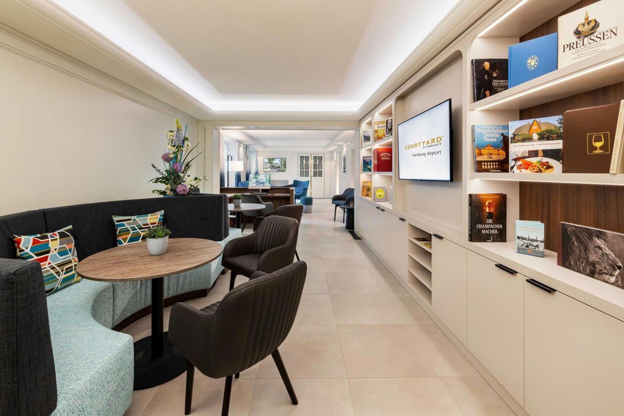 Hotel Courtyard By Marriott Hamburg Airport Exterior foto