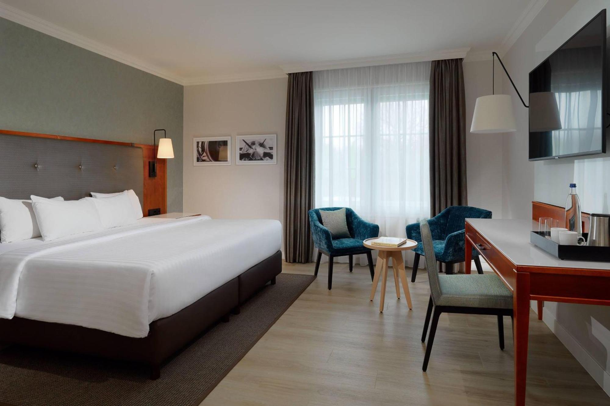 Hotel Courtyard By Marriott Hamburg Airport Exterior foto