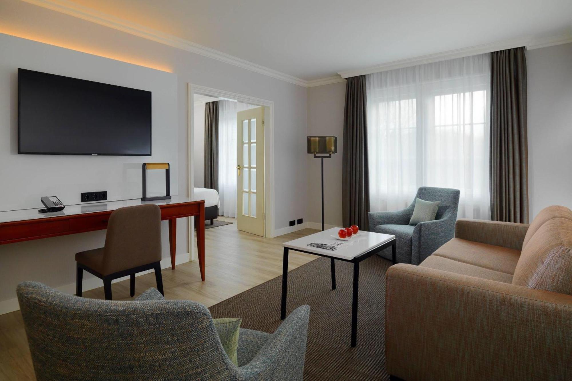 Hotel Courtyard By Marriott Hamburg Airport Exterior foto
