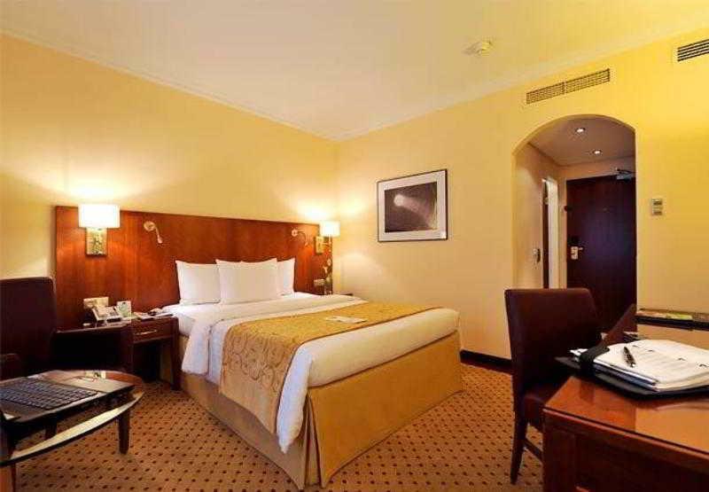 Hotel Courtyard By Marriott Hamburg Airport Exterior foto